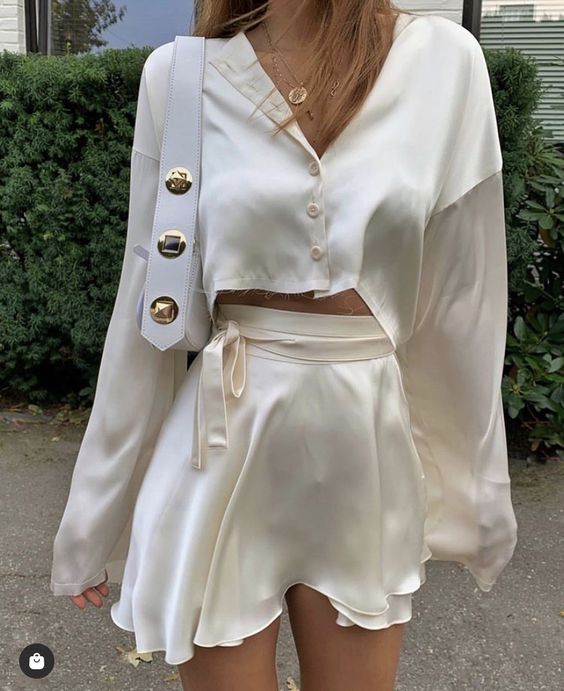 outfit falda seda blanca