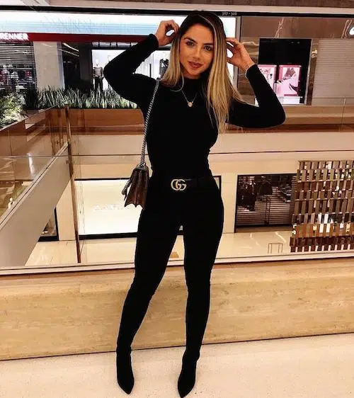 outfit pantalon negro mujer casual