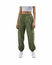 outfit pantalon cargo verde militar