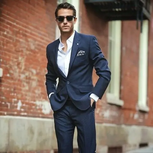 Outfit formal para hombre con traje azul