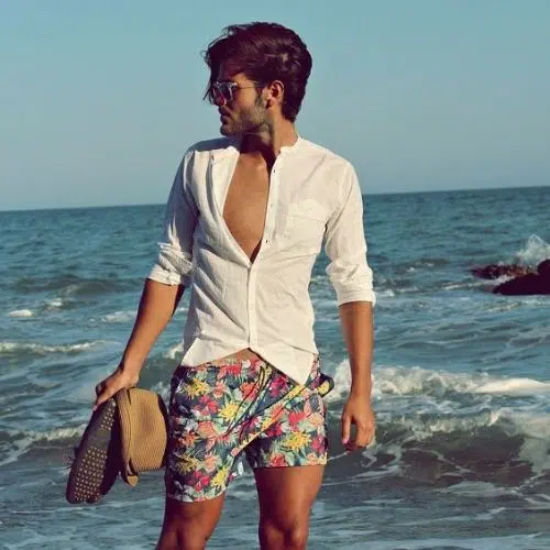 Me gusta Oír de desinfectar Outfit de hombre para playa con traje de baño floreado y camisa de lino 】