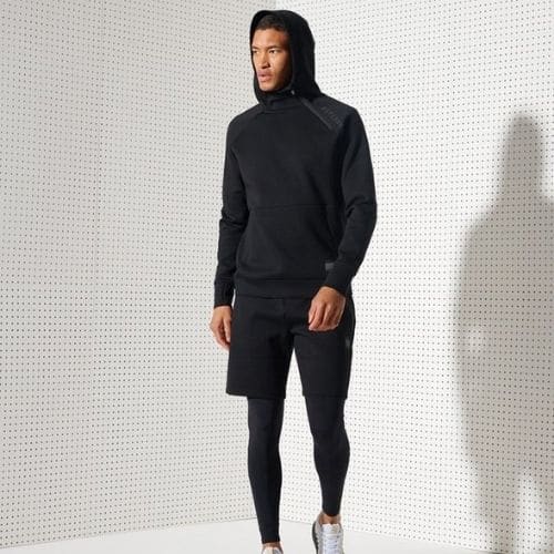 Outfit deportivo negro de hombre para gimnasio con sudadera 】
