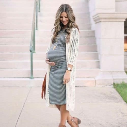 Vestido de maternidad gris a rayas