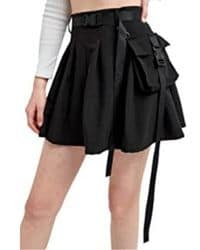 Falda tableada negra con detalle de bolsa cargo y cinturon estilo tactico